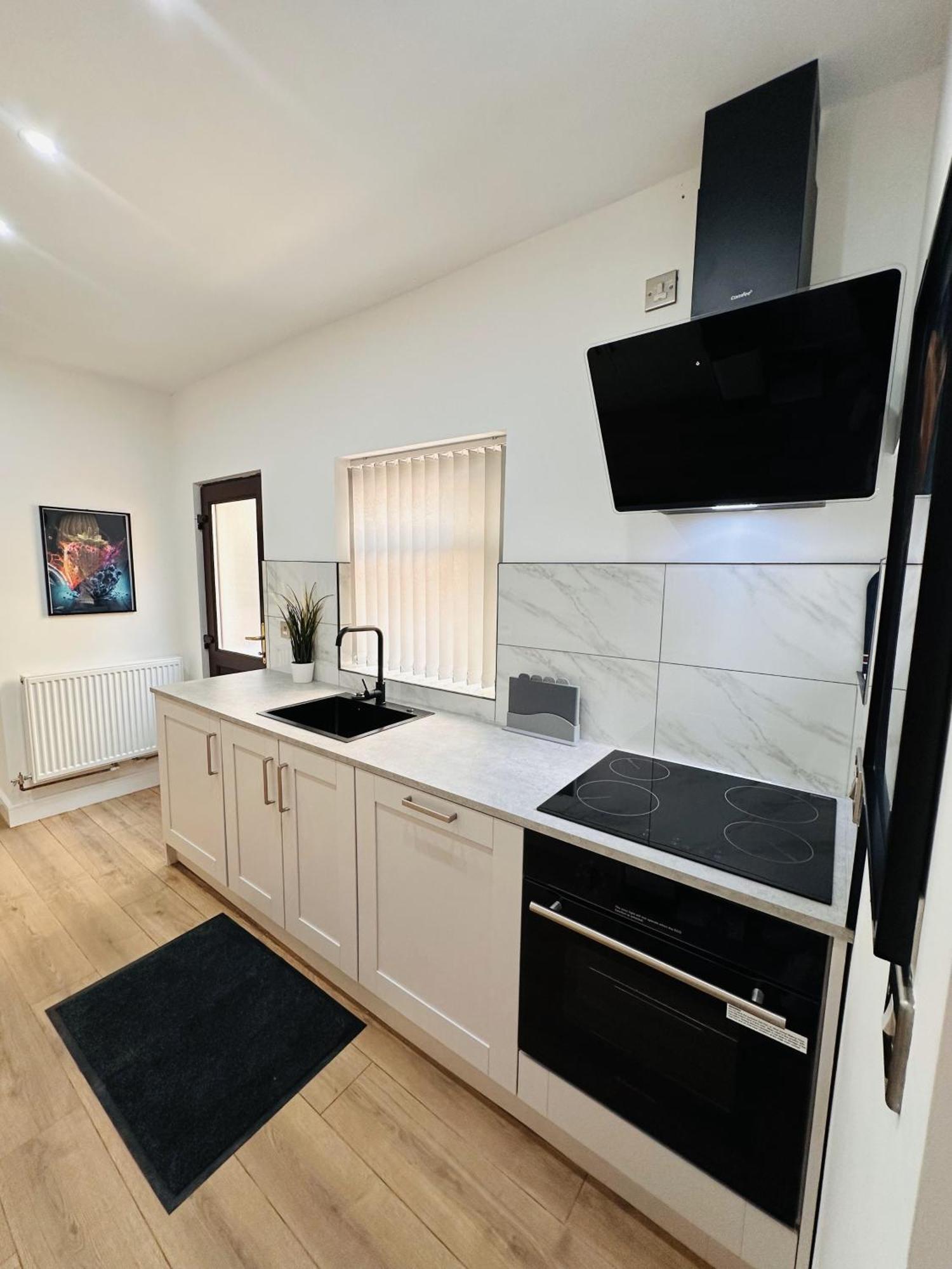 R4 Luxury Studio En-Suite Room In Harborne Lane By Queen Elizabeth Hospital Бирмингам Екстериор снимка