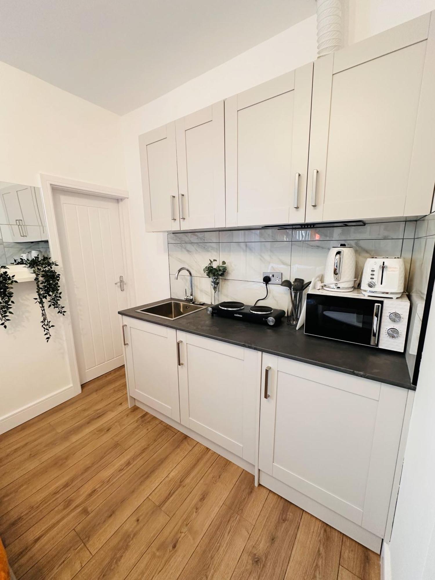 R4 Luxury Studio En-Suite Room In Harborne Lane By Queen Elizabeth Hospital Бирмингам Екстериор снимка